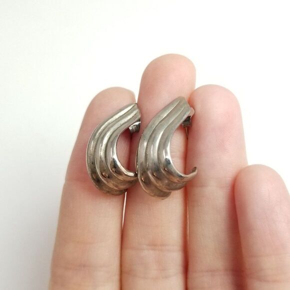 Vintage Wave Shape Half Hoop Stud Earrings, Silver Tone Metal, Minimal Design - Picture 5 of 5